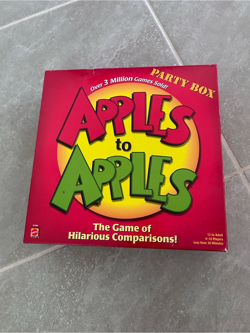 2007 Apples to Apples Party Box Card Game Complete